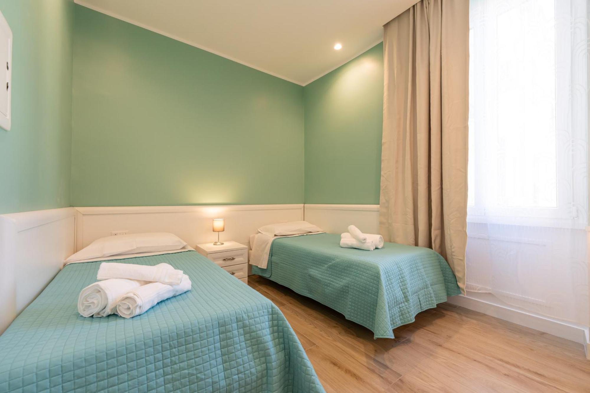 Daca Luxury Rooms Неаполь Екстер'єр фото